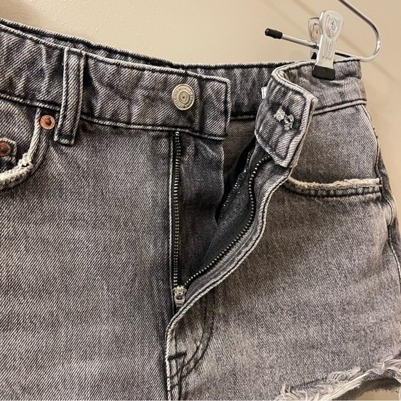 Zara The High Waist short Arctic Grey Denim Distressed 100% Cotton Shorts size 0 - Picture 9 of 13